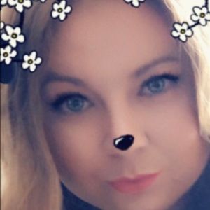 Meet your Posher, Carrie